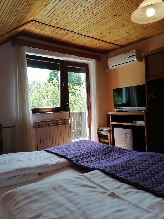 Hotel House Jezerka Jezerce Esterno foto